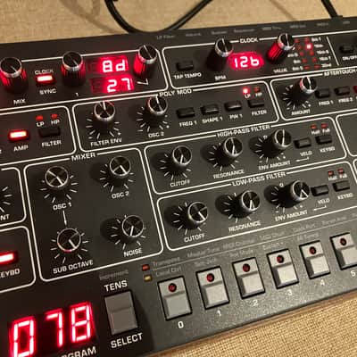 Sequential Prophet-6 Desktop 6-Voice Polyphonic Synthesizer 2018 - 2020 - Black with Wood Sides image 3