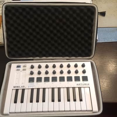 Arturia MiniLab MkII 25-Key MIDI Controller White w/ Big Bonuses in Description!!!