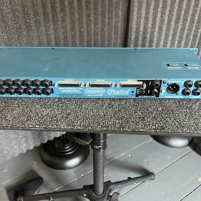 Radial SW8 2010s - Blue image 3