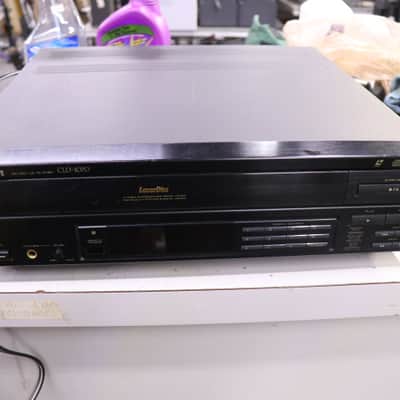 Pioneer CLD-1070 LaserDisc Player 1989 - Black image 1
