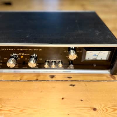 dbx 165 Over Easy Compressor / Limiter image 2