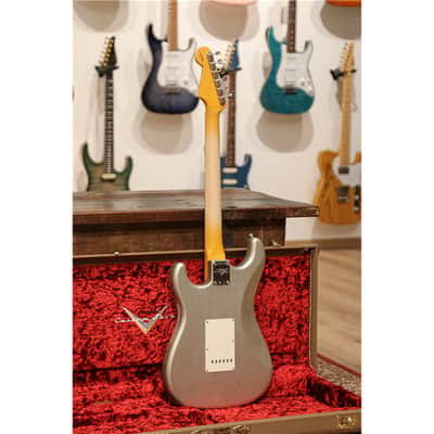 FENDER Custom Shop '63 Stratocaster Closet Classic Aged Inca Silver image 4