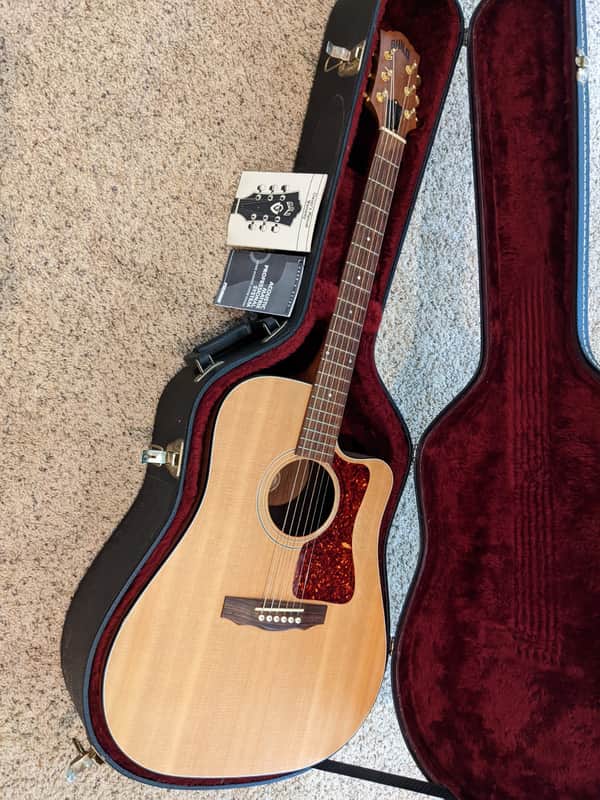 GUILD True American DV4.VSAビンテージ USA Guild True American Acoustic/Electric Dreadnought Cutaway