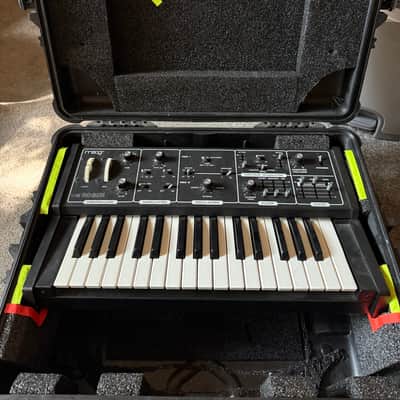 Moog Rogue 1981 - Black image 1