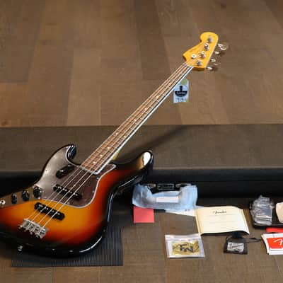 Lefty! 2022 Fender American Vintage II Jazz Bass Sunburst + COA OHSC
