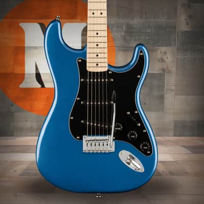 Squier Affinity Series Stratocaster - Maple Fingerboard - Black Pickguard - Lake Placid Blue image 1