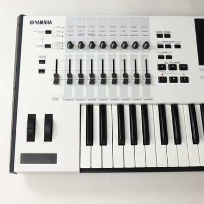 Yamaha Motif XF 6 Production Synthesizer Used in mint condition image 2