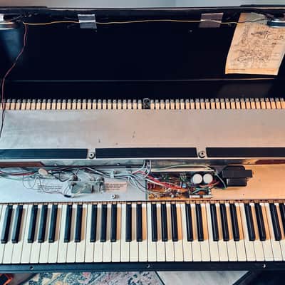 Wurlitzer 200A 64-Key Electric Piano 1974 - 1983 - Black image 7