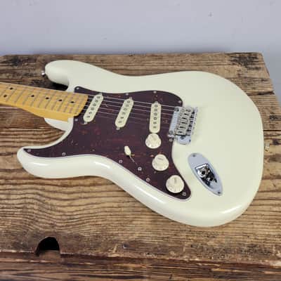 2022 Fender American Professional II Stratocaster Left Hand - Olympic White With OHSC image 7