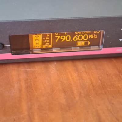 Sennheiser Sennheiser EM100 G3 True Diversity Receiver + SKM100 G3 Handheld Transmitter – 780-822 MHz – Professional Wireless System 🔥 image 9