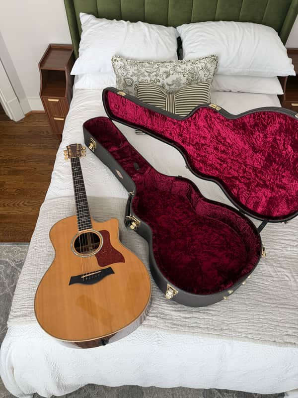 Taylor 816ce with ES1 Electronics 2012 - Natural image 1