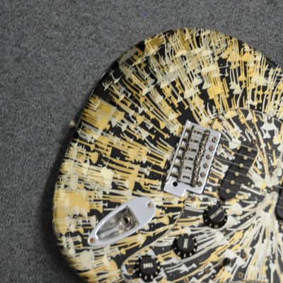 Fender FSR "Splattercaster" Standard Splatter Stratocaster with Rosewood Fretboard 2003 - 2004 - Olympic White, Aztec Gold, and Inca Silver Drop over Black image 6