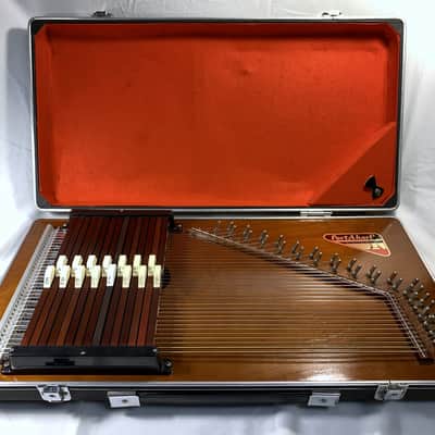 70/80's Rhythm Band 'PortAharp' 15-Chord Attache Case Autoharp image 1