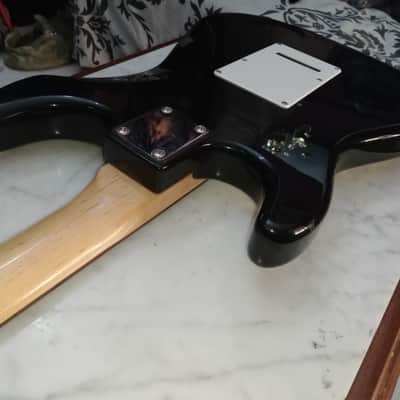 Electric Guitar Orange CRUSH STRATOCASTER Black SSH 1 Humbucker 2