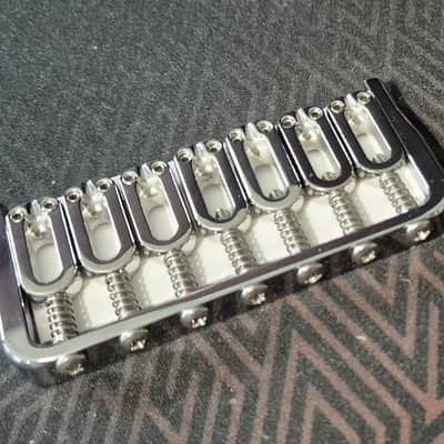 Hipshot 7-String Fixed Guitar Bridge - .125" - Chrome image 3