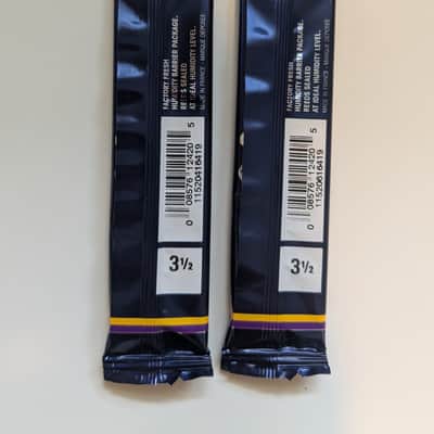 Vandoren SR2235 Traditional Bb Tenor Sax Reeds - Strength 3.5 | Reverb