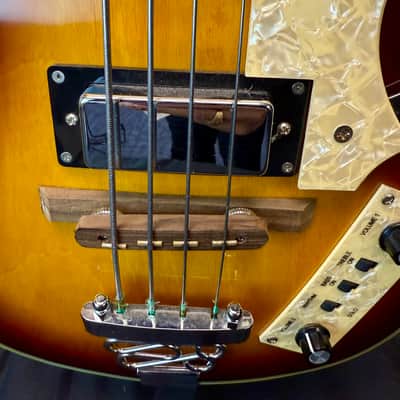 Jay Turser Violin Bass, Vintage Sunburst - Pre Owned image 4