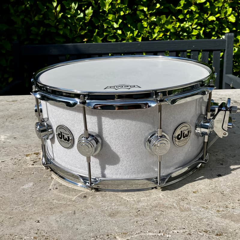 2015 DW Collectors WHITE GLASS