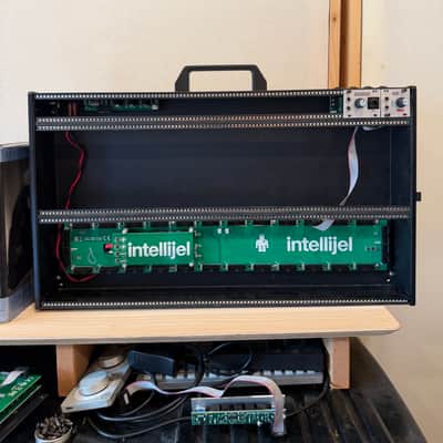 Immagine Intellijel 7U 104HP Performance Case with Output Module - 1