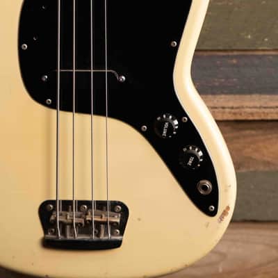Fender Musicmaster Bass 1972 - 1979 - Olympic White image 3