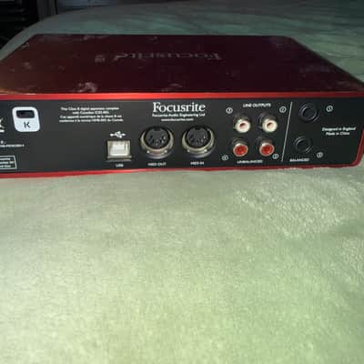 Focusrite Scarlett 2i4 USB 2.0 Audio Interface 2013 - 2016 - Red / Black Bild 1