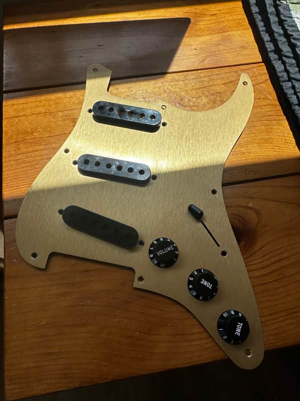 Fender 099-2143-000 '57 Stratocaster 8-Hole Pickguard 1-Ply 2010s - Gold Anodized with Black Plastics image 1