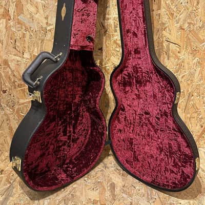 Pre Owned Taylor GA Grand Auditorium Hardshell Case - Brown, Red Lining image 3
