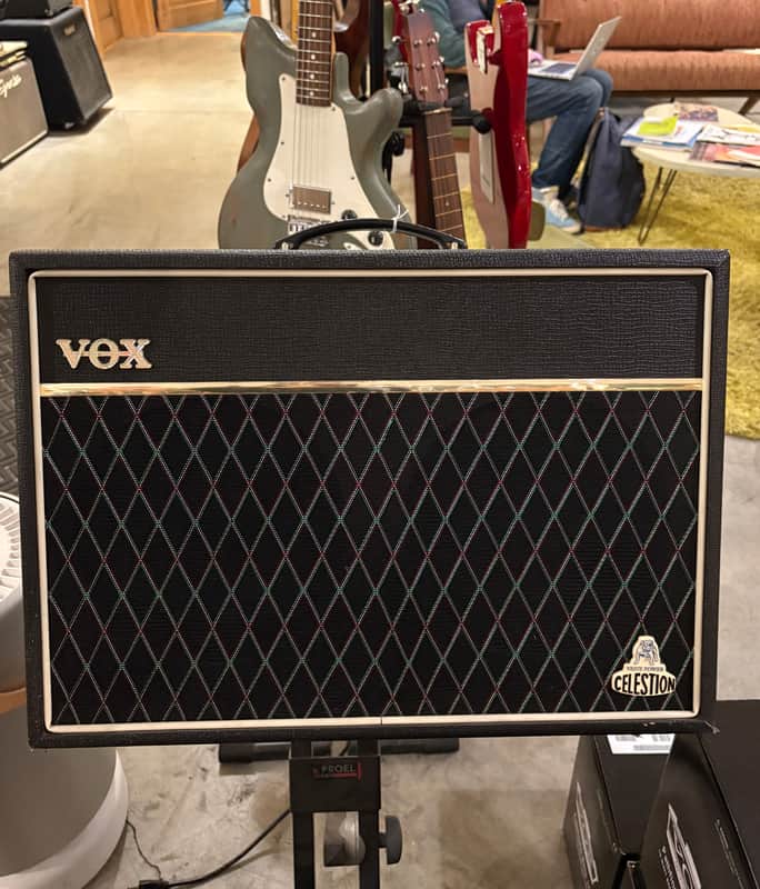 Vox Cambridge 30 Reverb Twin Model V9320 30-Watt 2x10 Combo 1999 - 2001 - Black image 1