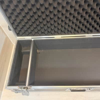 Pedaltrain JR MAX Pedalboard with Tour Case – Lightweight Aluminum Guitar Effects Pedal Board System image 7