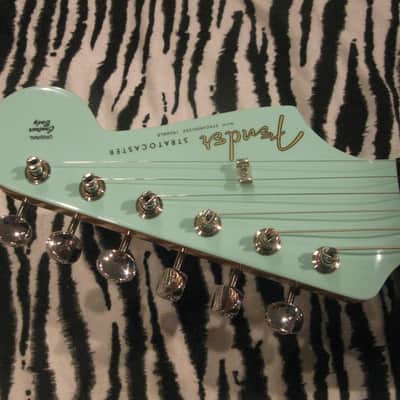 Fender Special Edition '60s Stratocaster Electric Guitar w/Matching Headcap Surf Green image 6