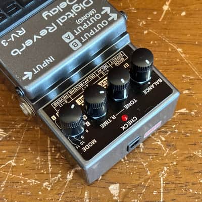 Boss RV-3 RV 3 Digital Reverb/Delay Guitar Effect Pedal w/ box image 3