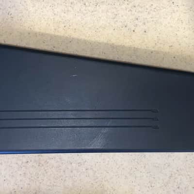 Kurzweil K2600/K2600X End cap, black, left.