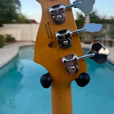 Fender American Professional II Precision Bass with Maple Fretboard 2020 - Present - Miami Blue image 10