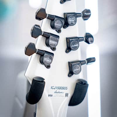Jackson X Series SLATHX-M 3-7 Soloist Snow White image 8