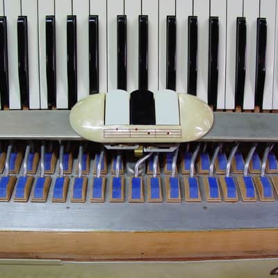Century by Atlas Accordion image 11