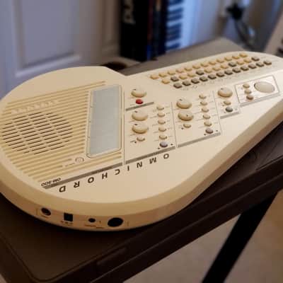 CERTIFIED!!! SUZUKI OMNICHORD OM300 INSPECTED/SERVICED AND IN AMAZING CONDITION! image 7