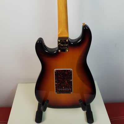 Fender 1997 Commemorative Stratocaster image 4