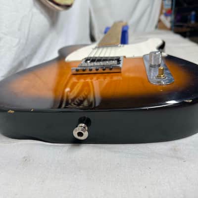 Fender American Telecaster Guitar 2001 - 2-Color Sunburst / Maple neck image 17