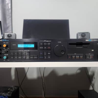 Roland S-220 Digital Sampler 1987 - Very Good Condition - Classic 12-bit Rack