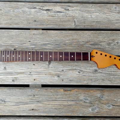 Mustang neck (24"), roasted maple image 2