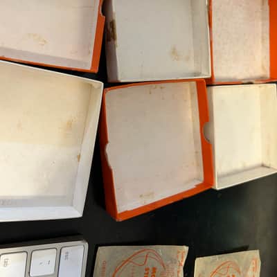 Gibson Sonomatic string boxes (3) 1950s empty +6 asst. strings Case Candy image 2