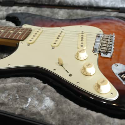 2017 Fender American Professional Left-Handed Stratocaster 3-Color Sunburst Mint imagen 4