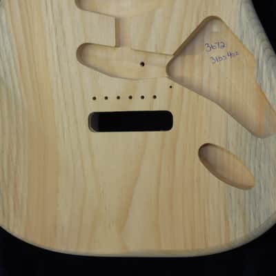 1 Piece 40yr Aged Pine Strat Style body - 3lbs 4oz #3672 *IMPORT CHARGES INCLUDED image 4