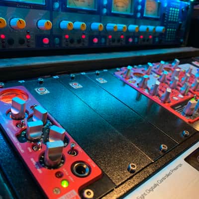 SM Pro Audio Juicerack 8 500 Series power rack. With Multiband compressors and preamp module. image 2