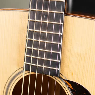 Martin 000-18 Modern Deluxe Acoustic Guitar with Hardshell Case image 11