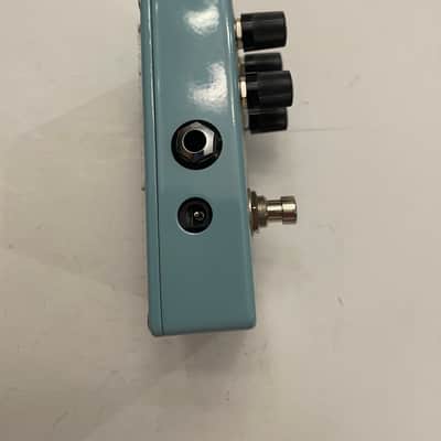 Catalinbread Valcoder Analog Tremolo Guitar Effect Pedal + Original Box image 4