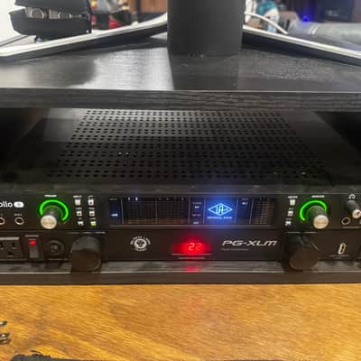 Universal Audio Apollo 8 QUAD Thunderbolt 2 Audio Interface 2010s - Black image 1