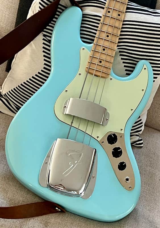 Squier Classic Vibe Jazz Bass Loaded Body + Extras image 1