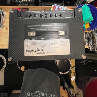 Ampeg RB-115 Rocket Bass 200-Watt 1x15" Bass Combo 2021 - Present - Blue Check image 2