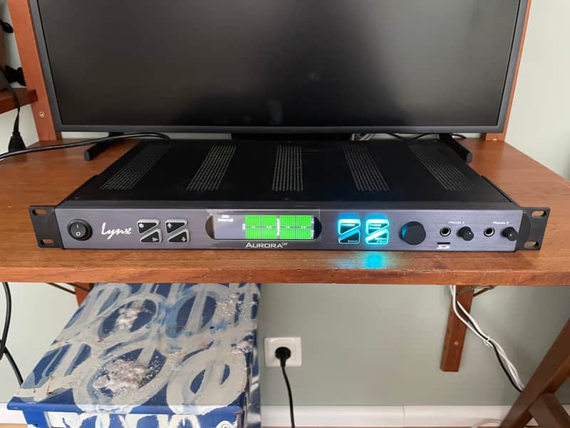 Lynx Aurora (n) 16-Channel AD/DA Converter with Thunderbolt Interface 2010s - Blue/Black image 1